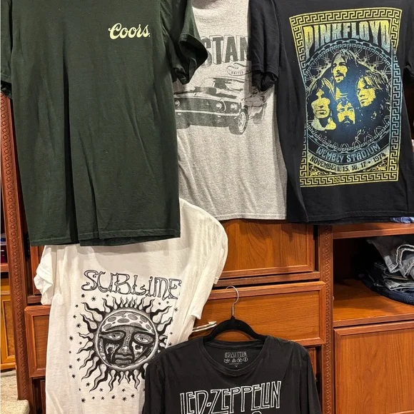 Bundle of Graphic Tees - Picture 2 of 7